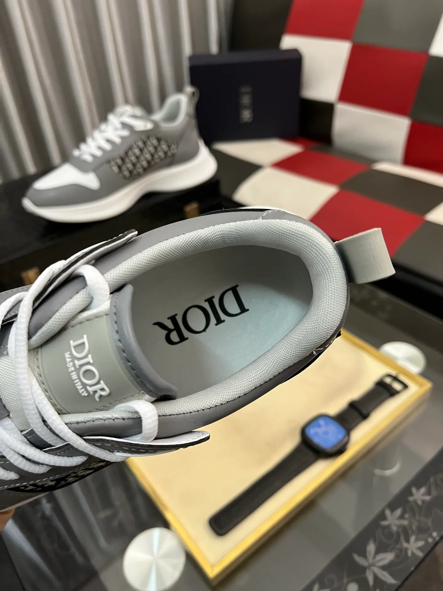 Men's shoes💰: 380⌚️⌚️[Dior] Dior's new men's genuine leather casual shoes, the highest version on the market, any comparison is welcome🆚! The original leather has excellent texture and is super high-end! Fetal sheep net lining imported from Italy, removable pad! Luxurious materials and fine workmanship, highly recommended! Code number: 38-445️⃣Colors available